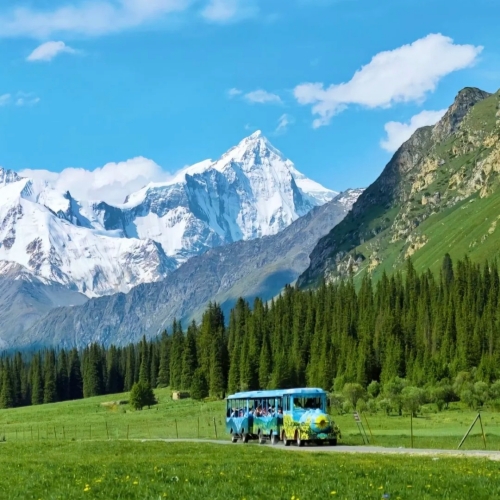 Meet Tianshan Mountains