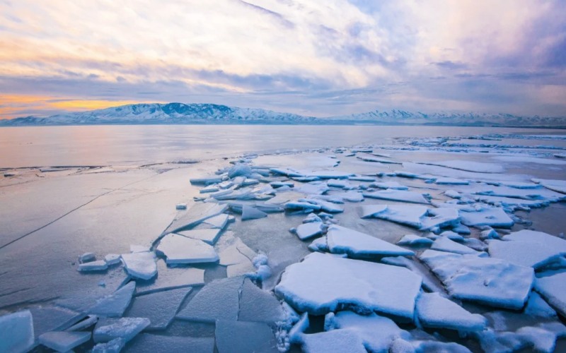 Qinghai Lake Ice melting