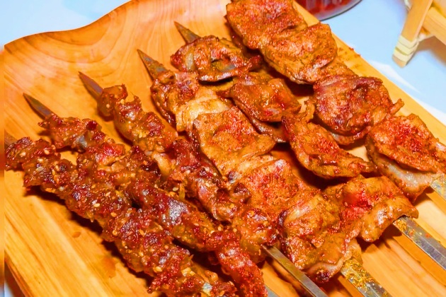 xinjiang tour lamb skewers